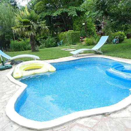 维拉玛提41号酒店 瓦爾納