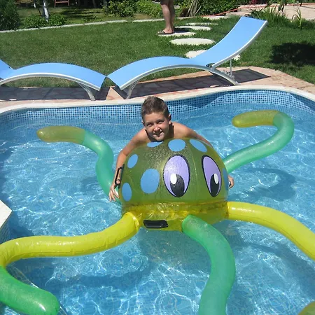 维拉玛提41号酒店 2* 瓦爾納