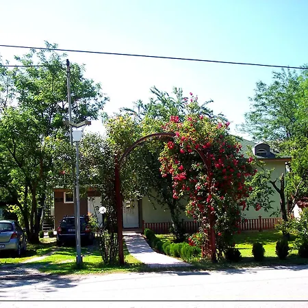 维拉玛提41号酒店 瓦爾納