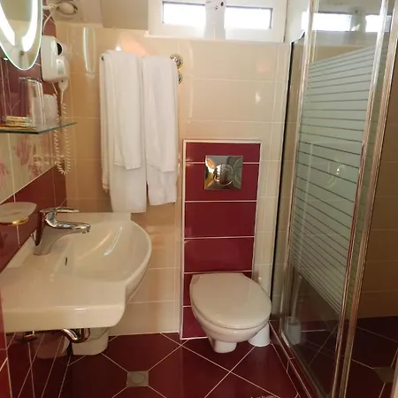 维拉玛提41号酒店 招待所 瓦爾納