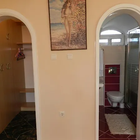 维拉玛提41号酒店 招待所 瓦爾納