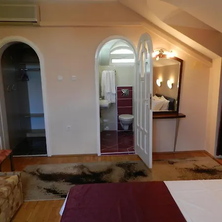 维拉玛提41号酒店 瓦爾納