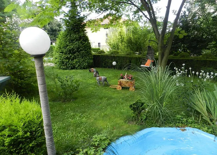 Къща за гости Saltanat 41 2*